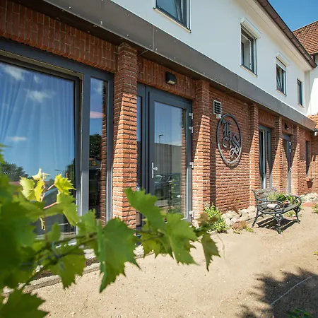Weinbek-3